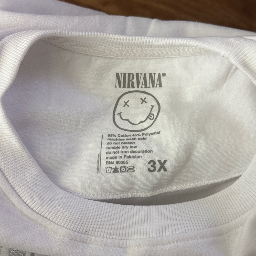 NIRVANA White Sweatshirt with Pink Graphic NWT Sz 3X - Picture 4 of 4